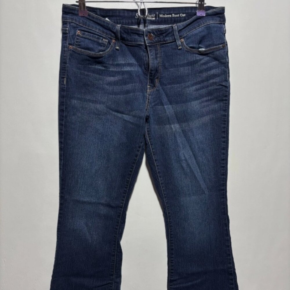 Signature Levi Strauss Modern Bootcut Jeans
